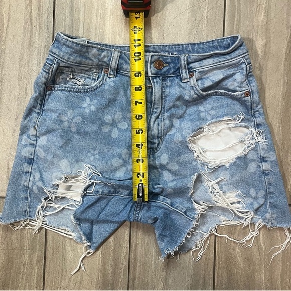 AE American Eagle Daisy Denim Highest Waist Baggy Short Size 4 - Picture 5 of 10
